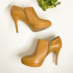 VINCE CAMUTO Tan Leather Platform Ankle Boots | Side Zip Heels
